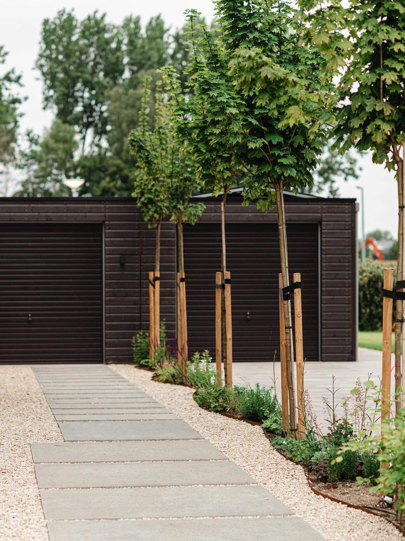 Moderne onderhoudsvriendelijke tuin met luxe uitstraling  Van der Lee Hovenier