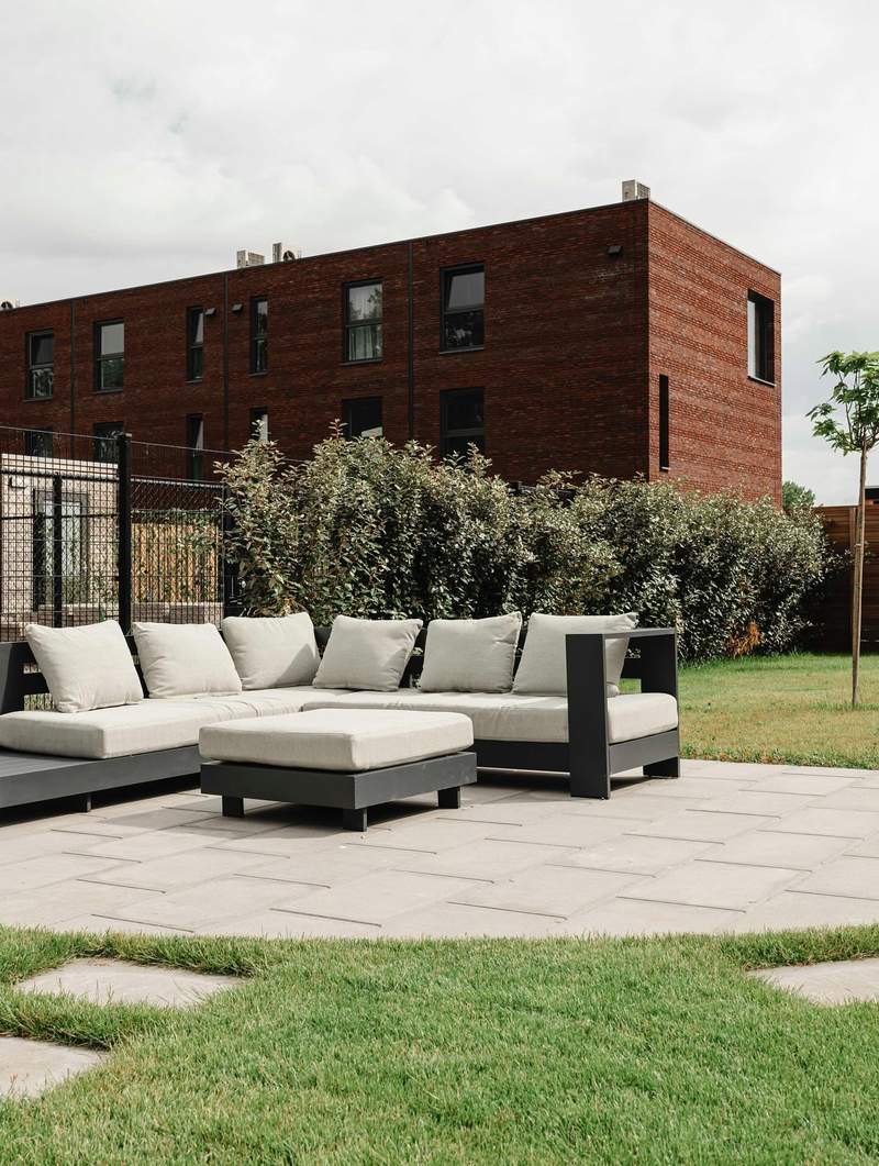 Moderne onderhoudsvriendelijke tuin met luxe uitstraling  Van der Lee Hovenier