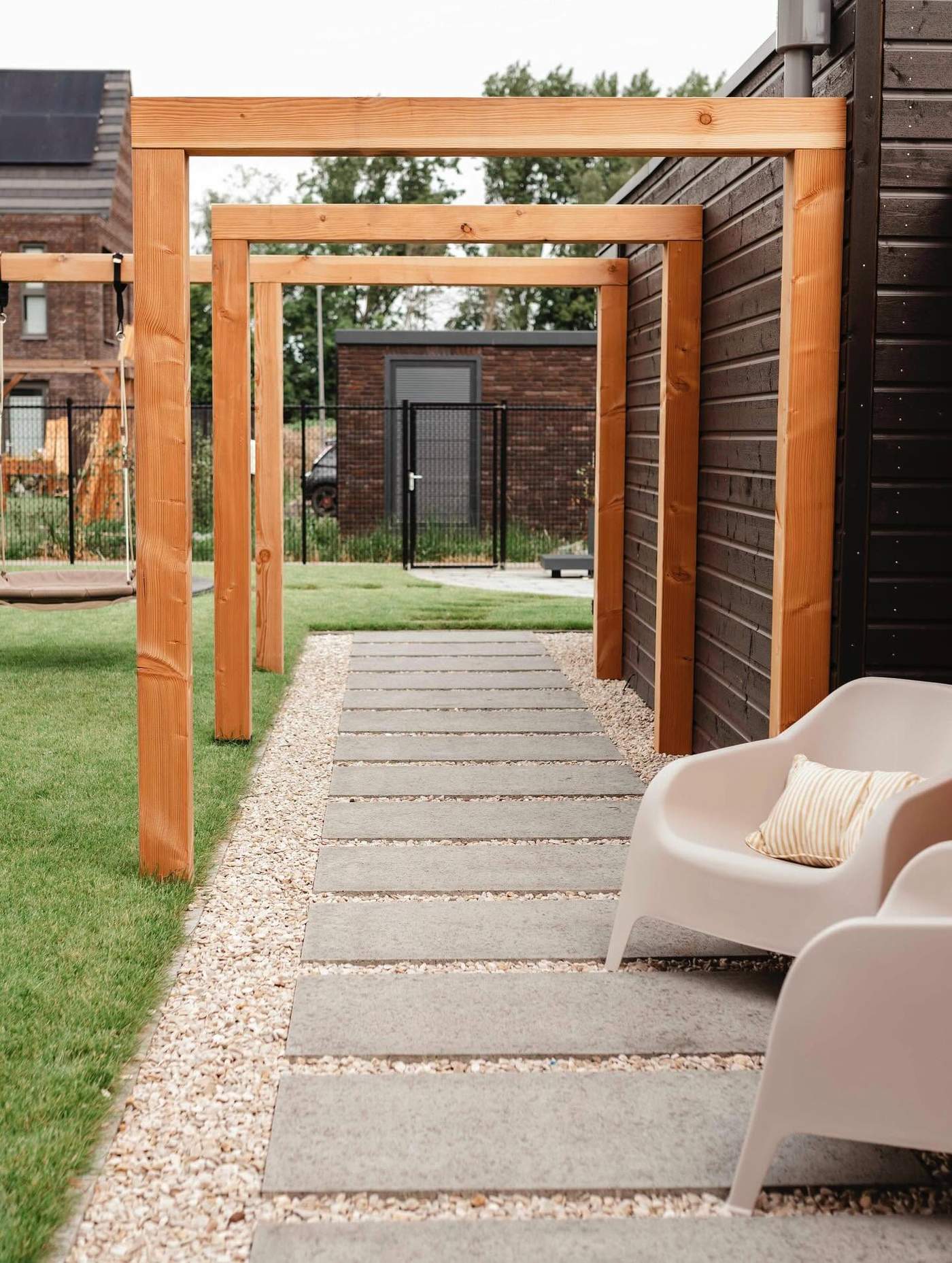 Moderne onderhoudsvriendelijke tuin met luxe uitstraling  Van der Lee Hovenier